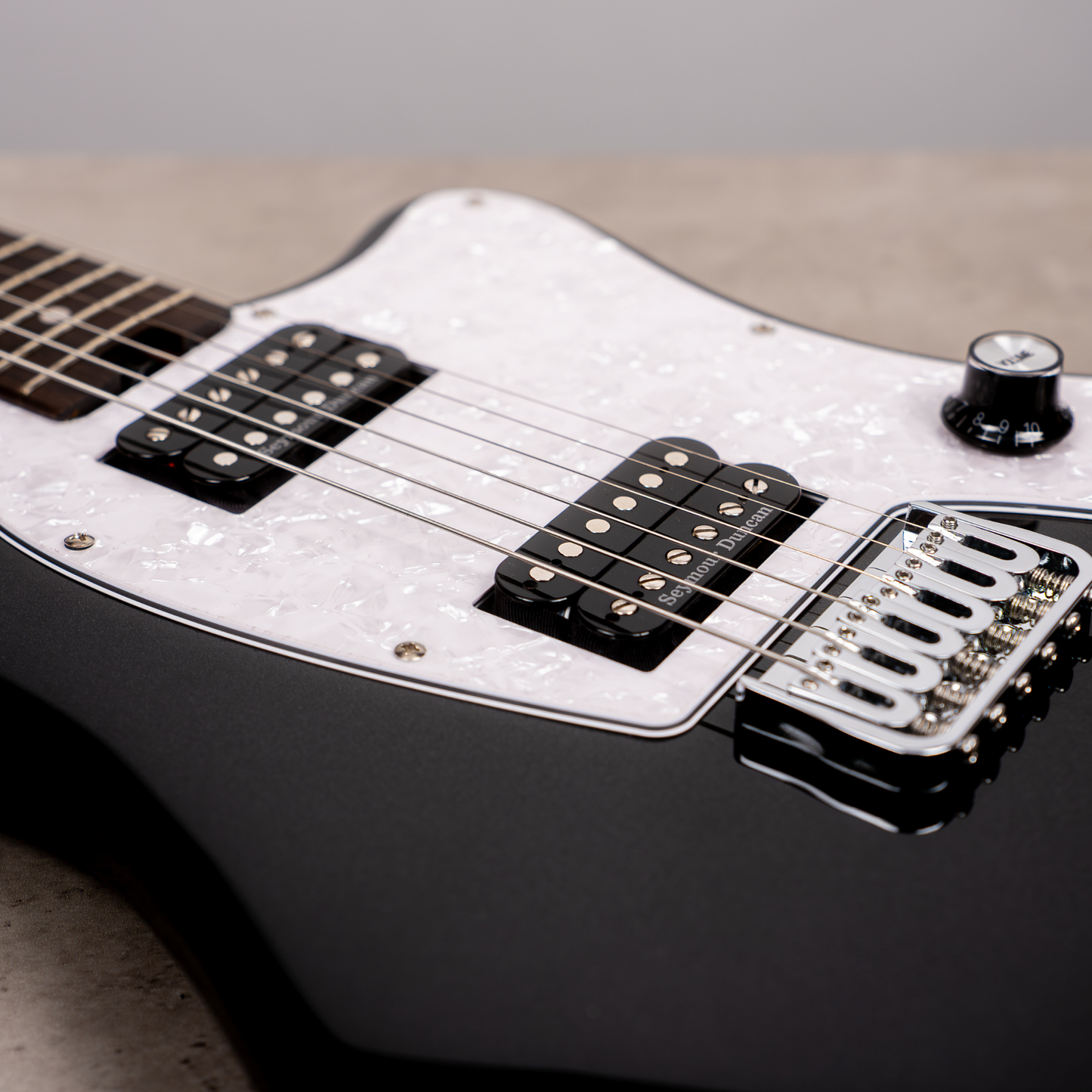 CROSSFIRE LT - BLACK METALLIC (PRE-ORDER)